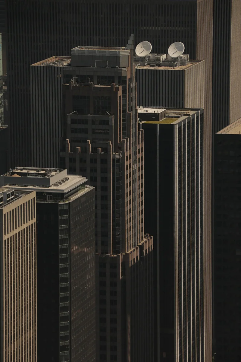 Lakshan Dharmapriya - Photo 1